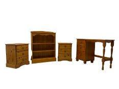 Pair pine bedside chests (W47cm