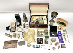 Collection of vintage and later costume jewellery