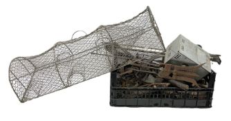 Quantity of animal traps including