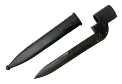 British No.9 bayonet with 17cm steel blade; and steel scabbard L25cm overall