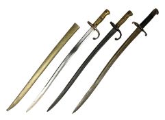 French Model 1866 sabre bayonet with 57cm fullered steel curving blade; in steel scabbard L71cm over