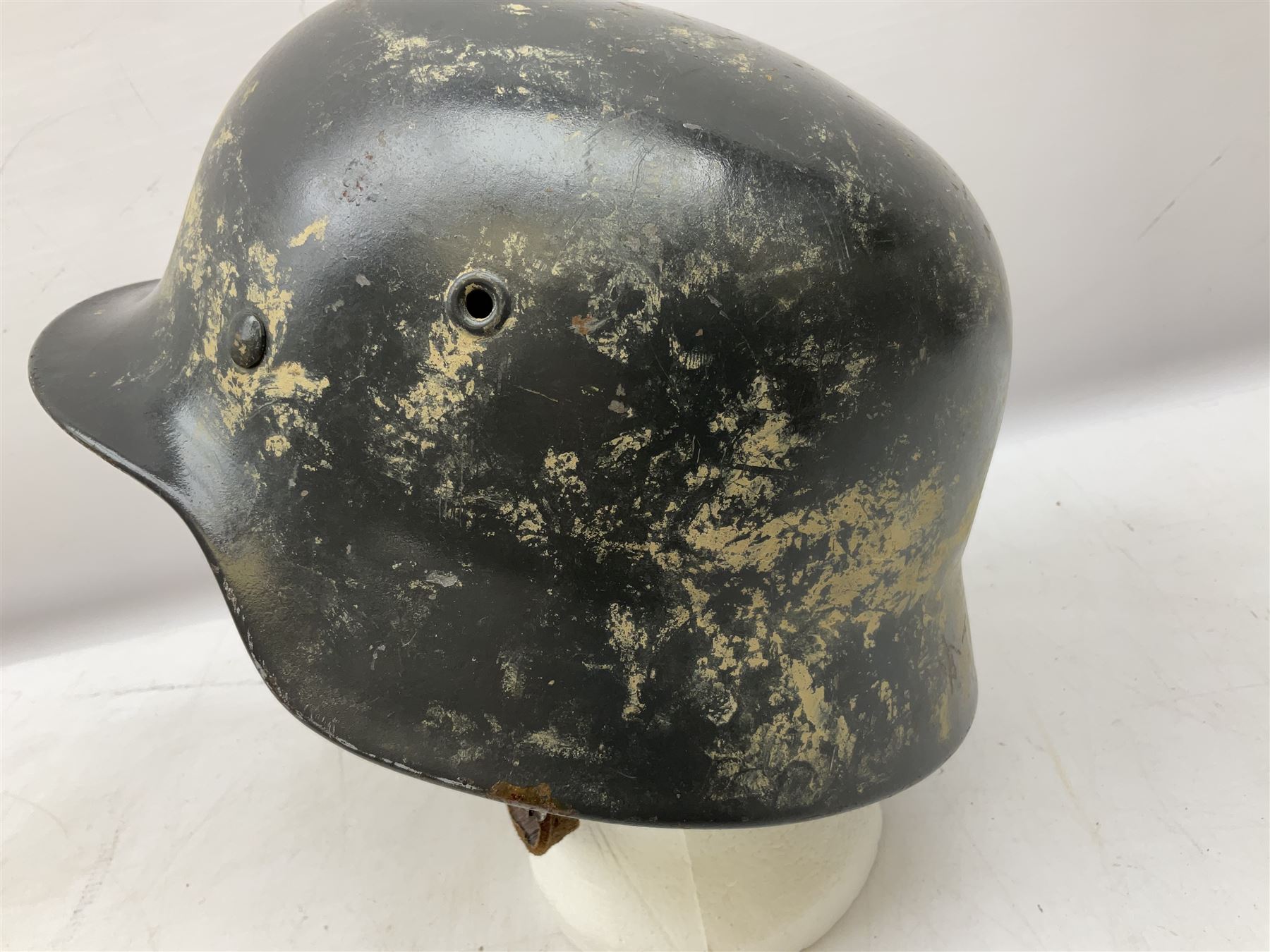 WW2 German steel helmet painted in undecaled Luftwaffe bluey grey with leather liner and chin strap - Image 3 of 11