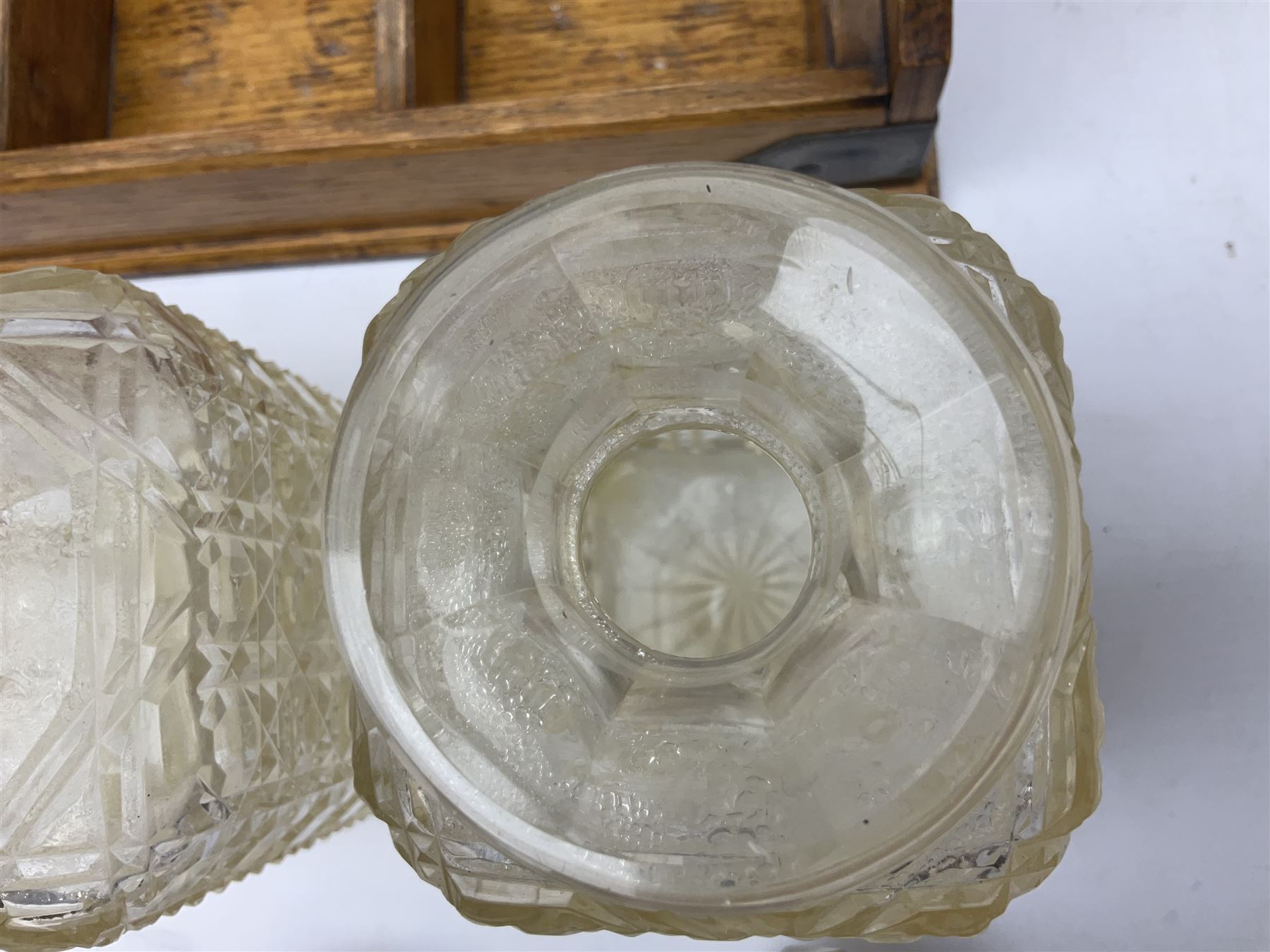 Betjemann patent silver plate mounted oak tantalus - Image 6 of 9