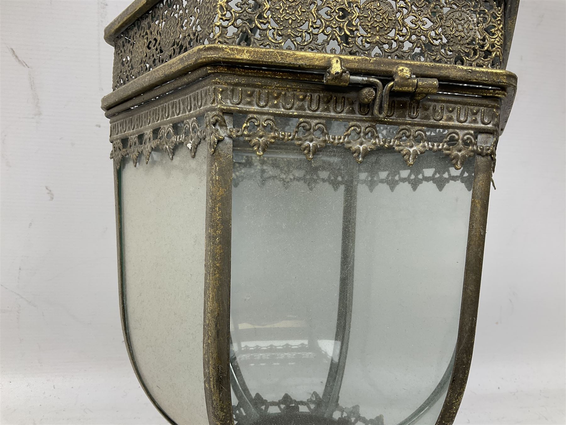 Bronzed finish classical style six sided glass lantern with bracket - Image 6 of 20