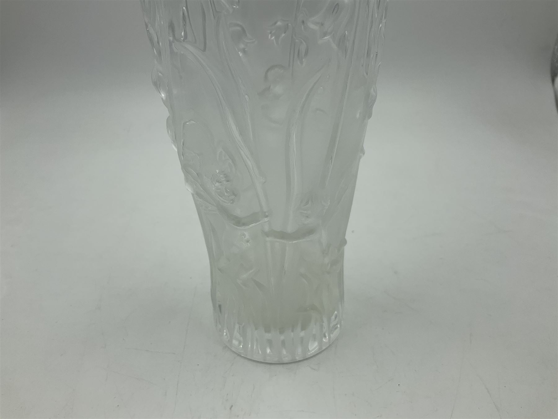 Lalique Elves frosted glass vase - Image 3 of 6