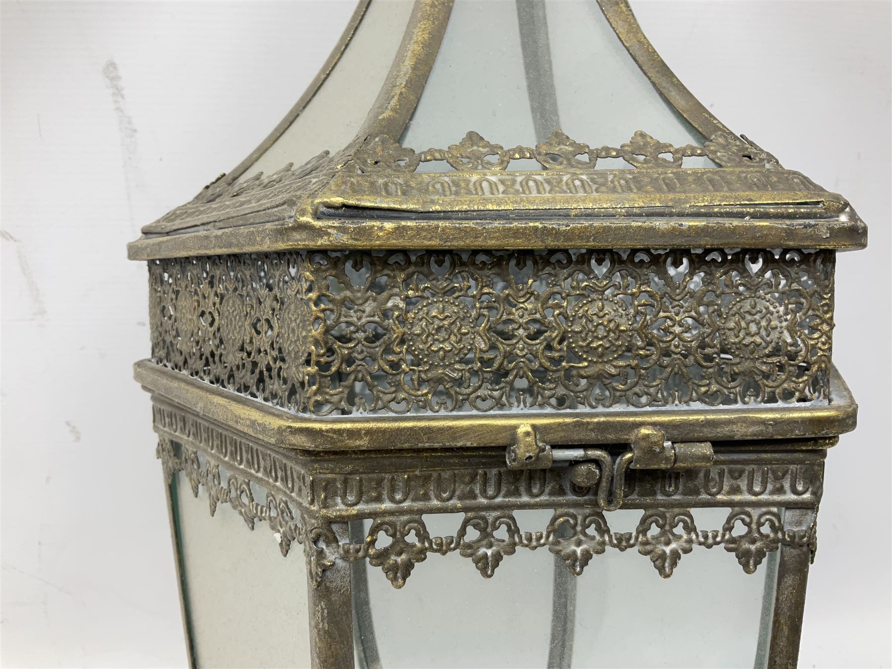 Bronzed finish classical style six sided glass lantern with bracket - Image 5 of 20