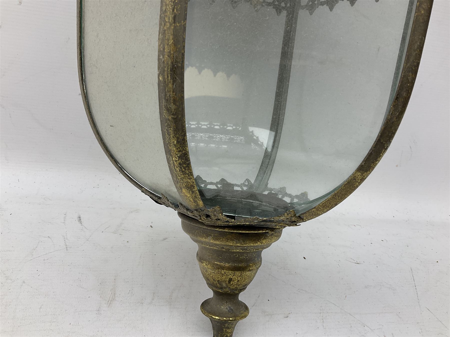 Bronzed finish classical style six sided glass lantern with bracket - Image 7 of 20