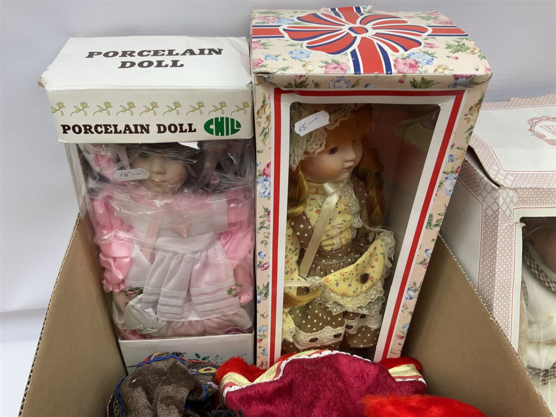 Quantity of dolls to include Knowles Rapunzel - Image 4 of 7