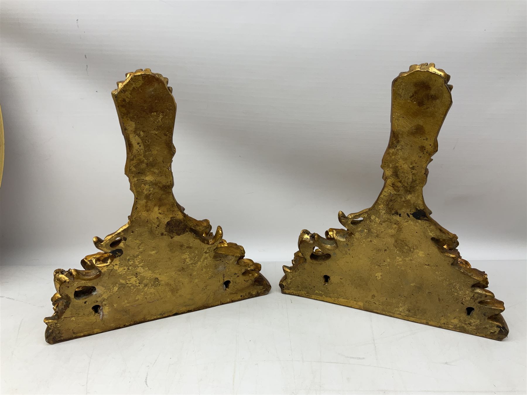 Pair of gilt composite wall brackets modelled as a bouquet of flowers - Image 4 of 7