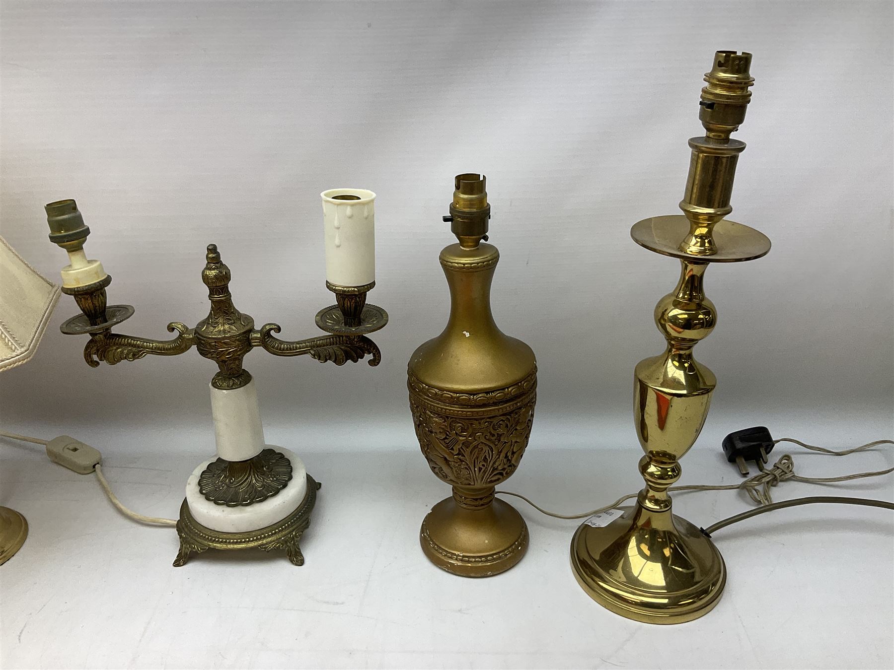 Quantity of table lamps to include twin branched alabaster example with ornate brass mounts - Image 8 of 16