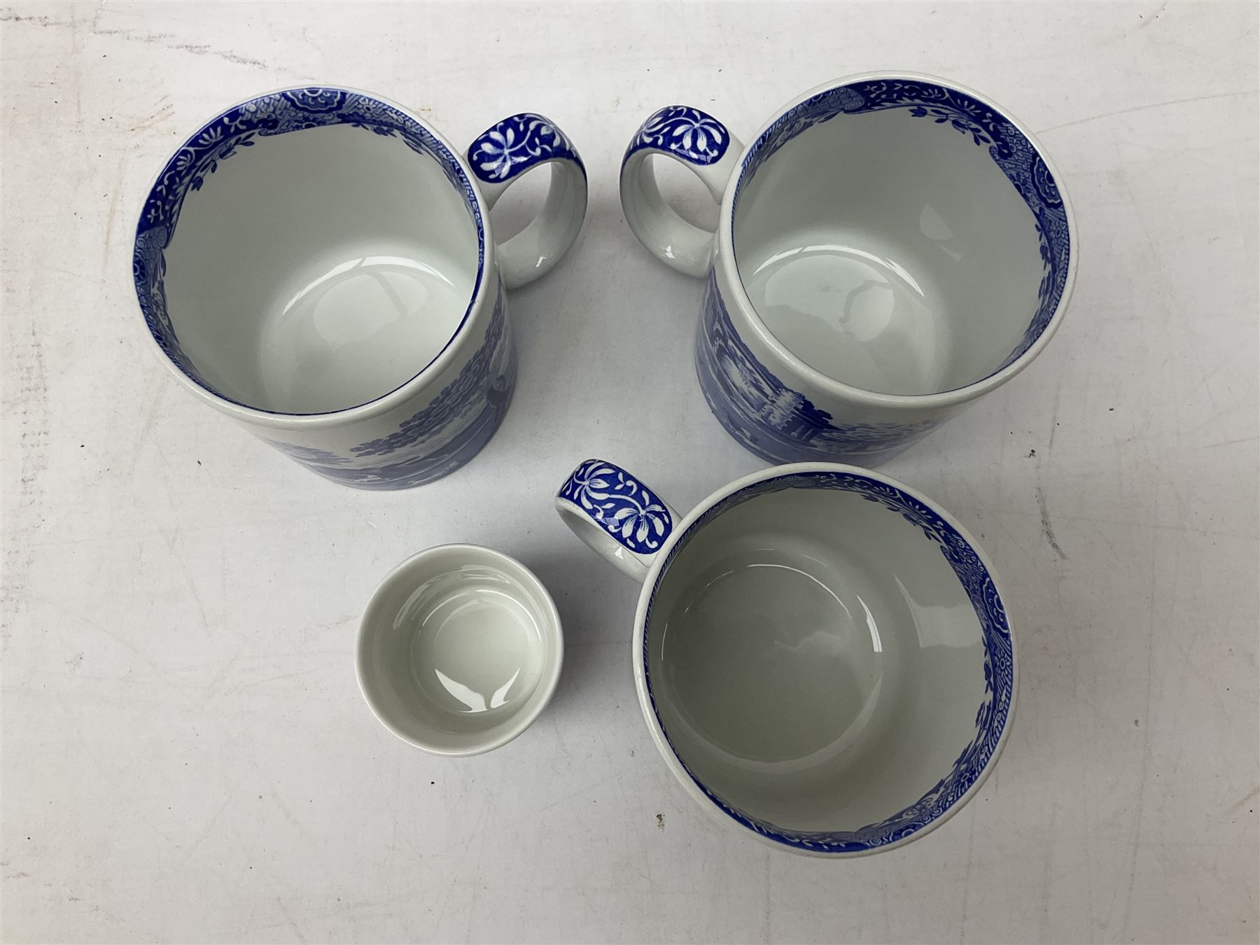 Three Spode mugs in Italian pattern - Image 5 of 6