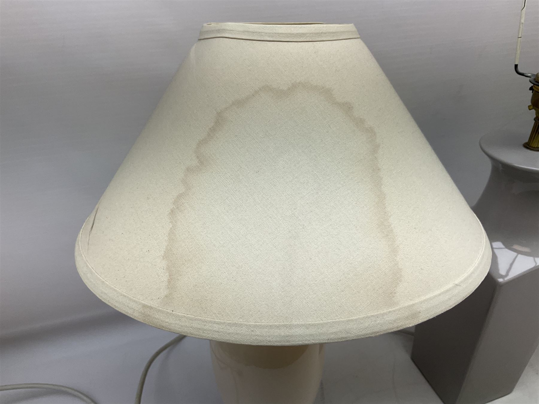 Pair of grey ceramic table lamps - Image 2 of 8