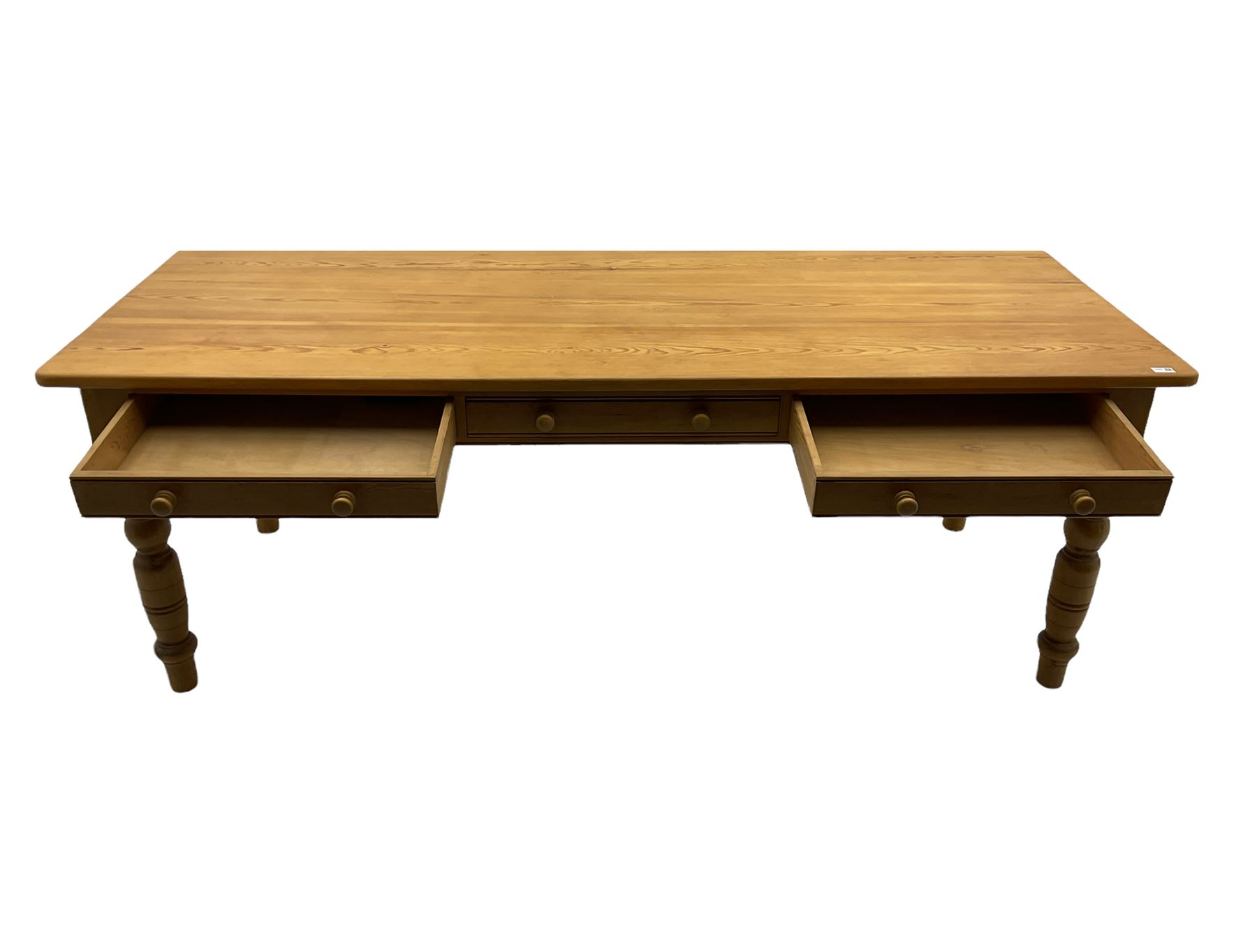 Farmhouse pine dining table - Image 3 of 4