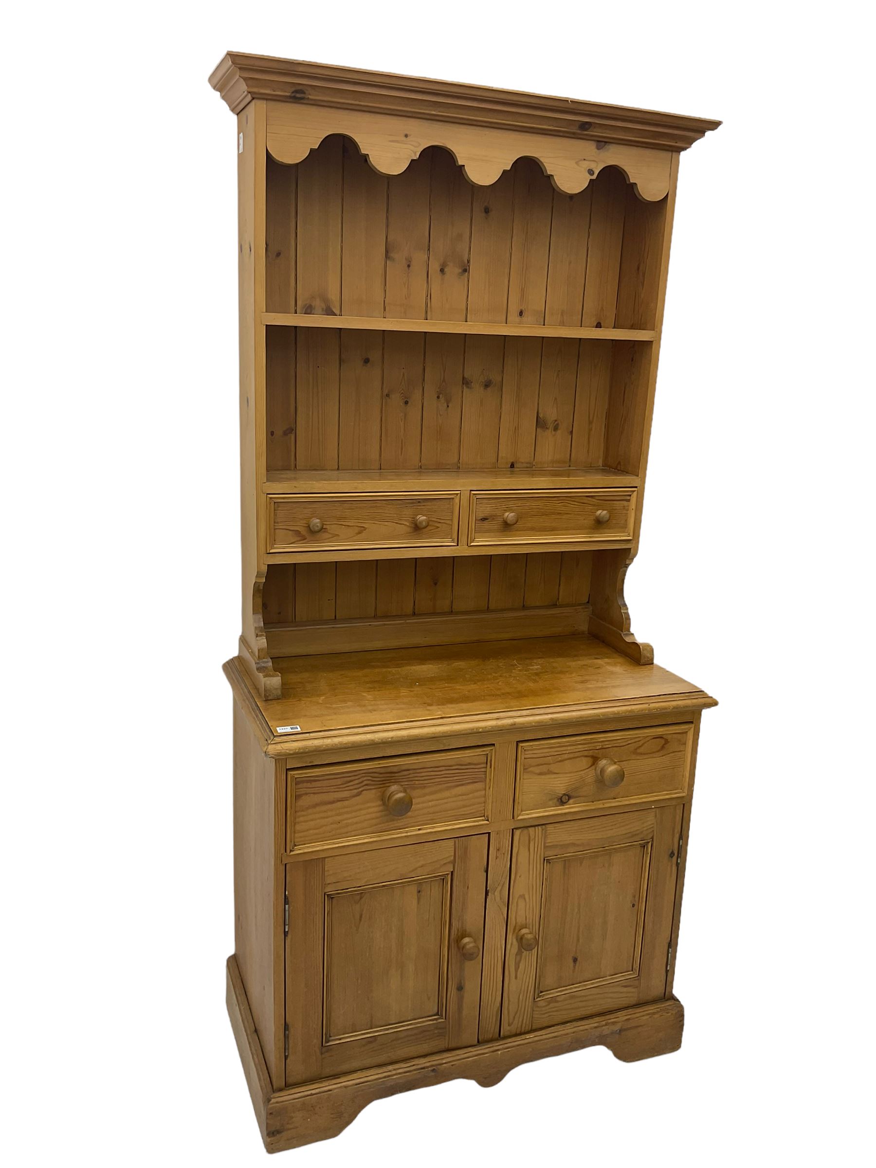 Traditional waxed pine dresser and rack - Image 3 of 6