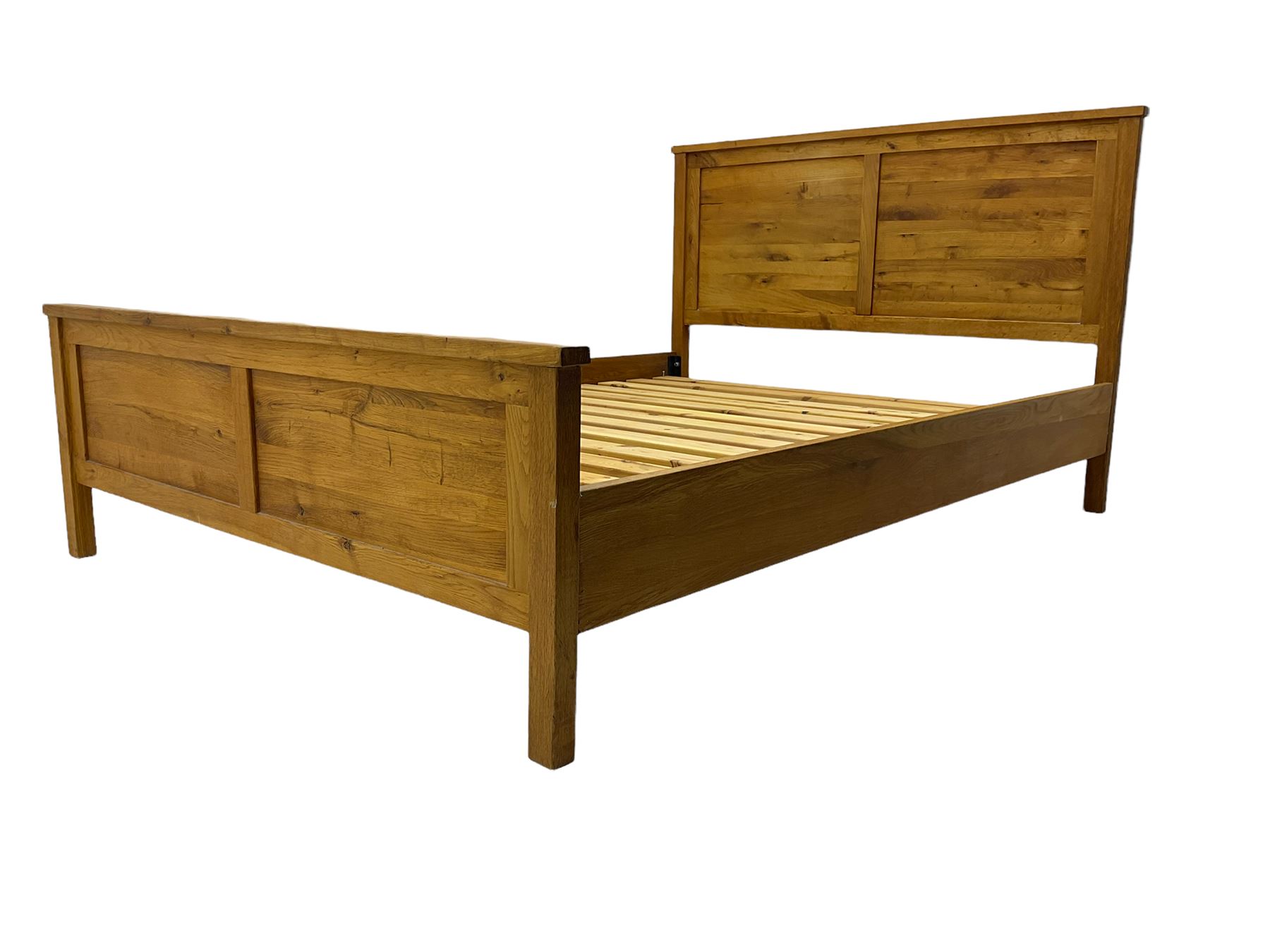 Light oak 4� 6� double bedstead