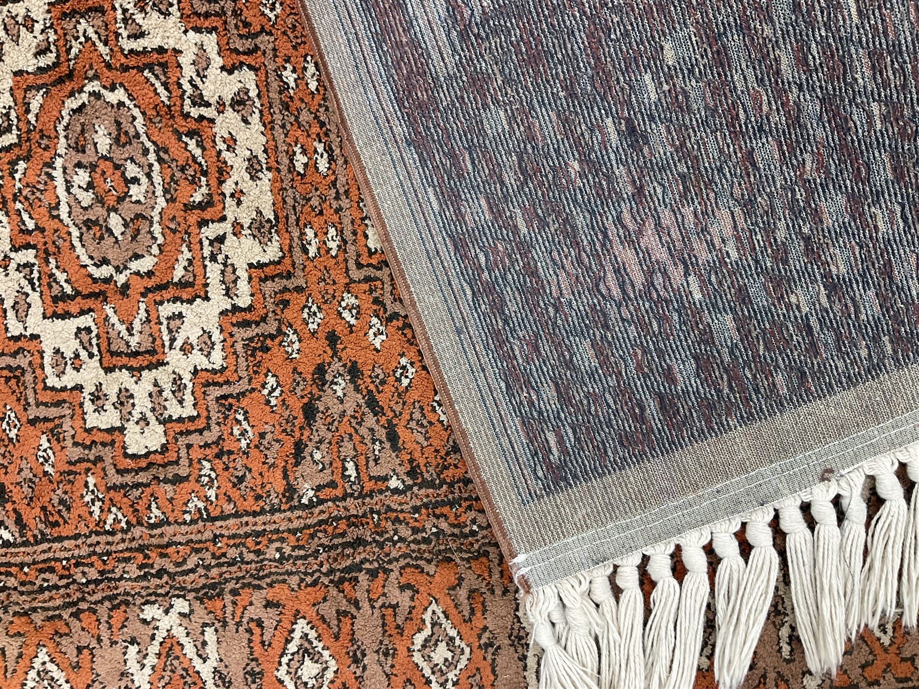 Flat woven rug decorated with patterned bands (160cm x 96cm) - Image 2 of 5