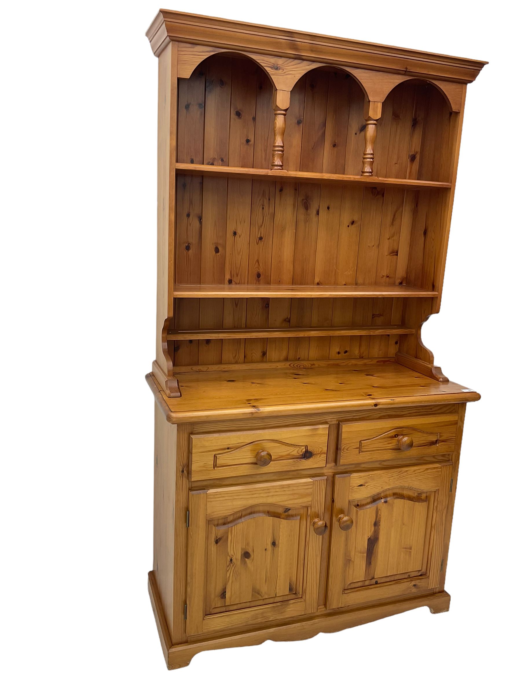 Solid pine kitchen dresser - Image 4 of 6