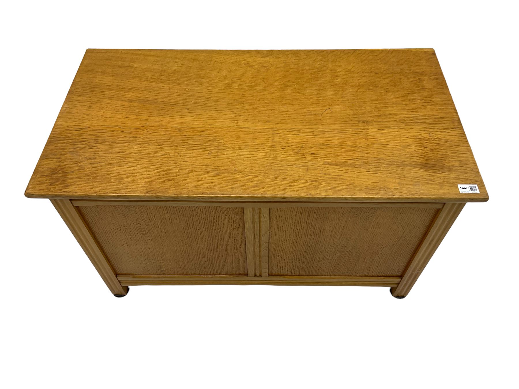 Mid-20th century light oak blanket box - Image 3 of 8