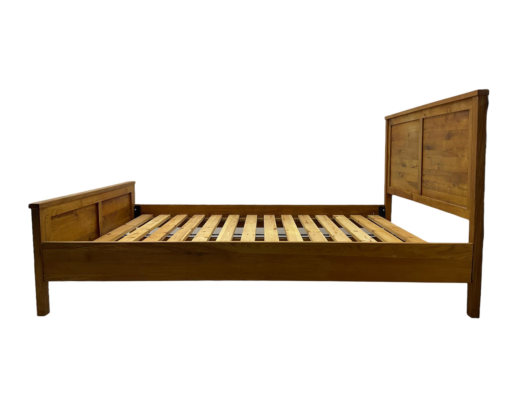 Light oak 4� 6� double bedstead - Image 4 of 4