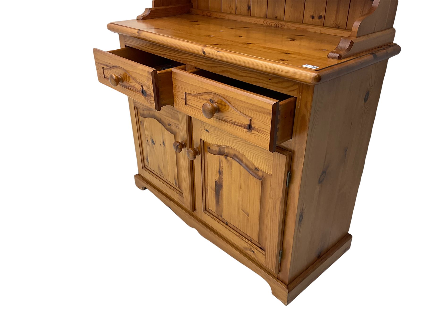 Solid pine kitchen dresser - Image 5 of 6