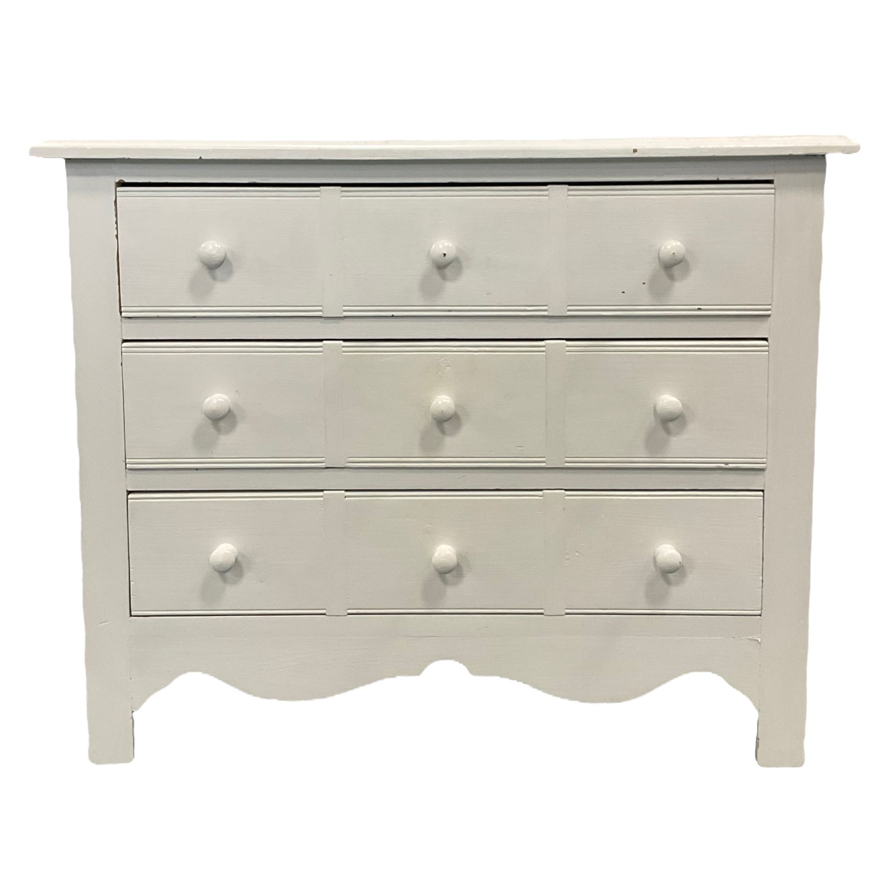 Small white painted pine three drawer chest - Image 2 of 2