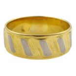 18ct yellow gold wedding band with white gold decoration