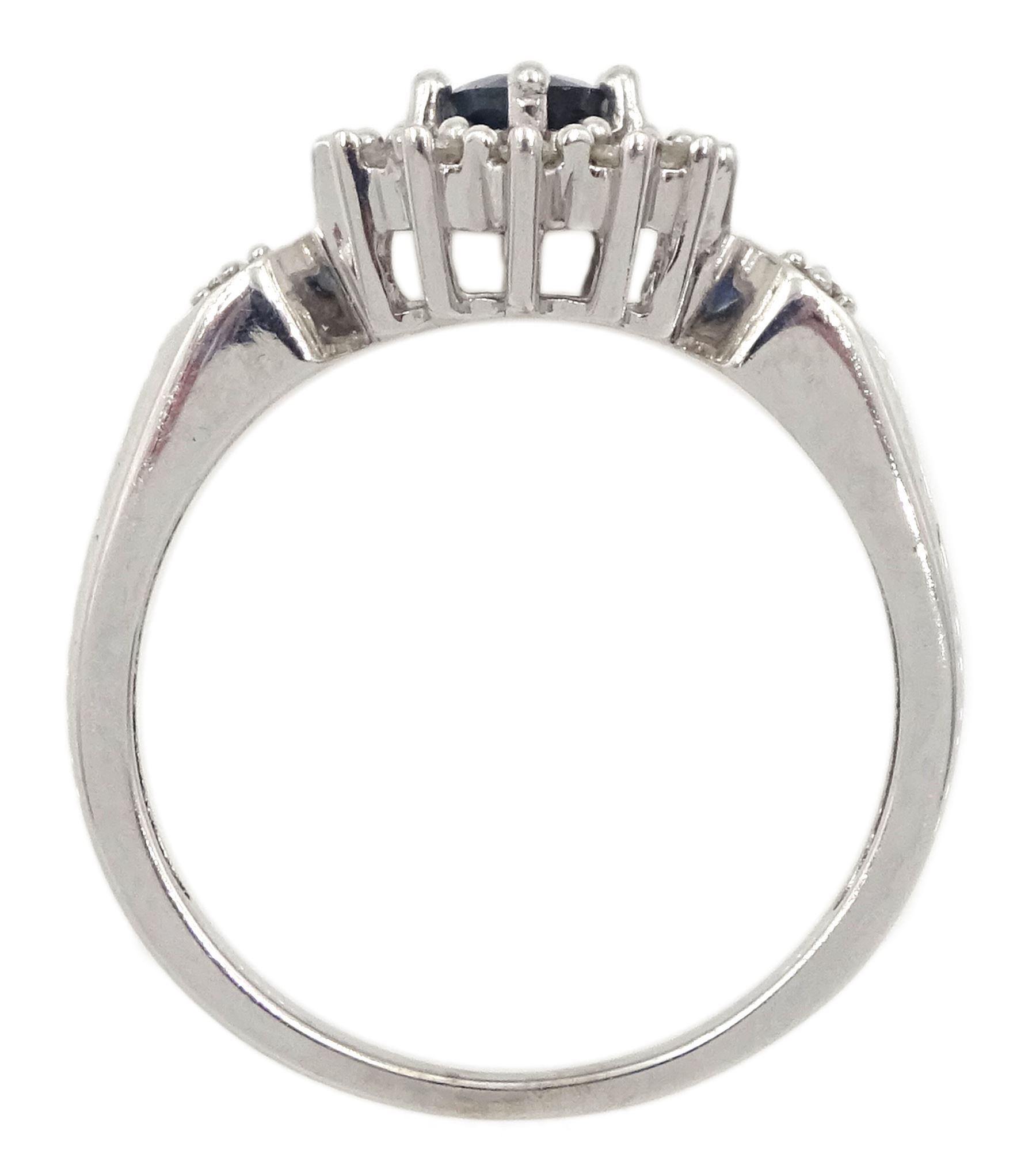 9ct white gold oval sapphire and round brilliant cut diamond cluster ring - Image 4 of 4