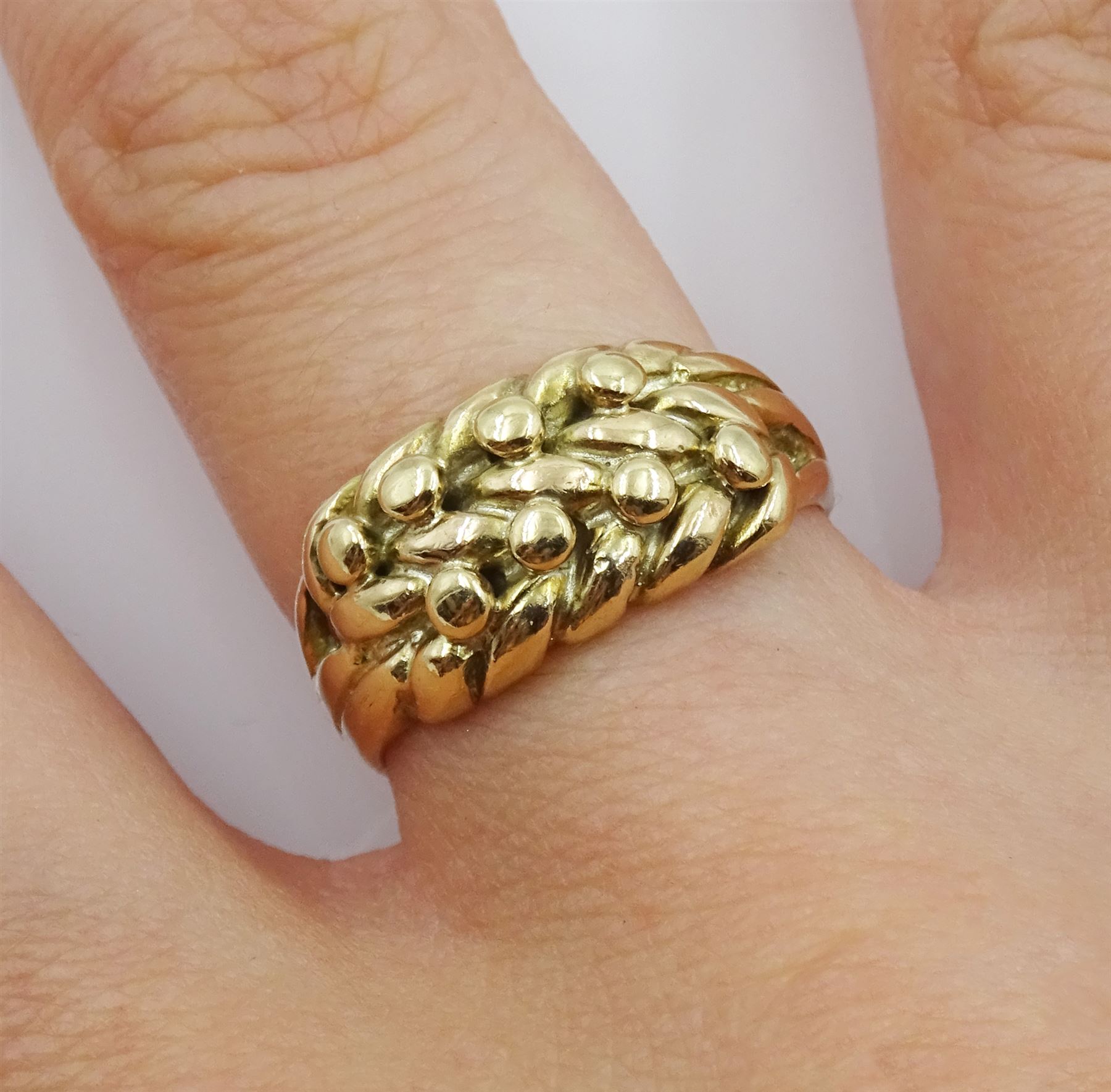 9ct gold keeper ring - Image 2 of 4