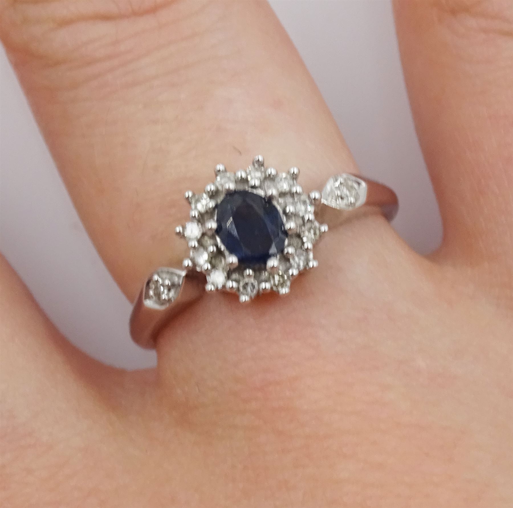 9ct white gold oval sapphire and round brilliant cut diamond cluster ring - Image 2 of 4