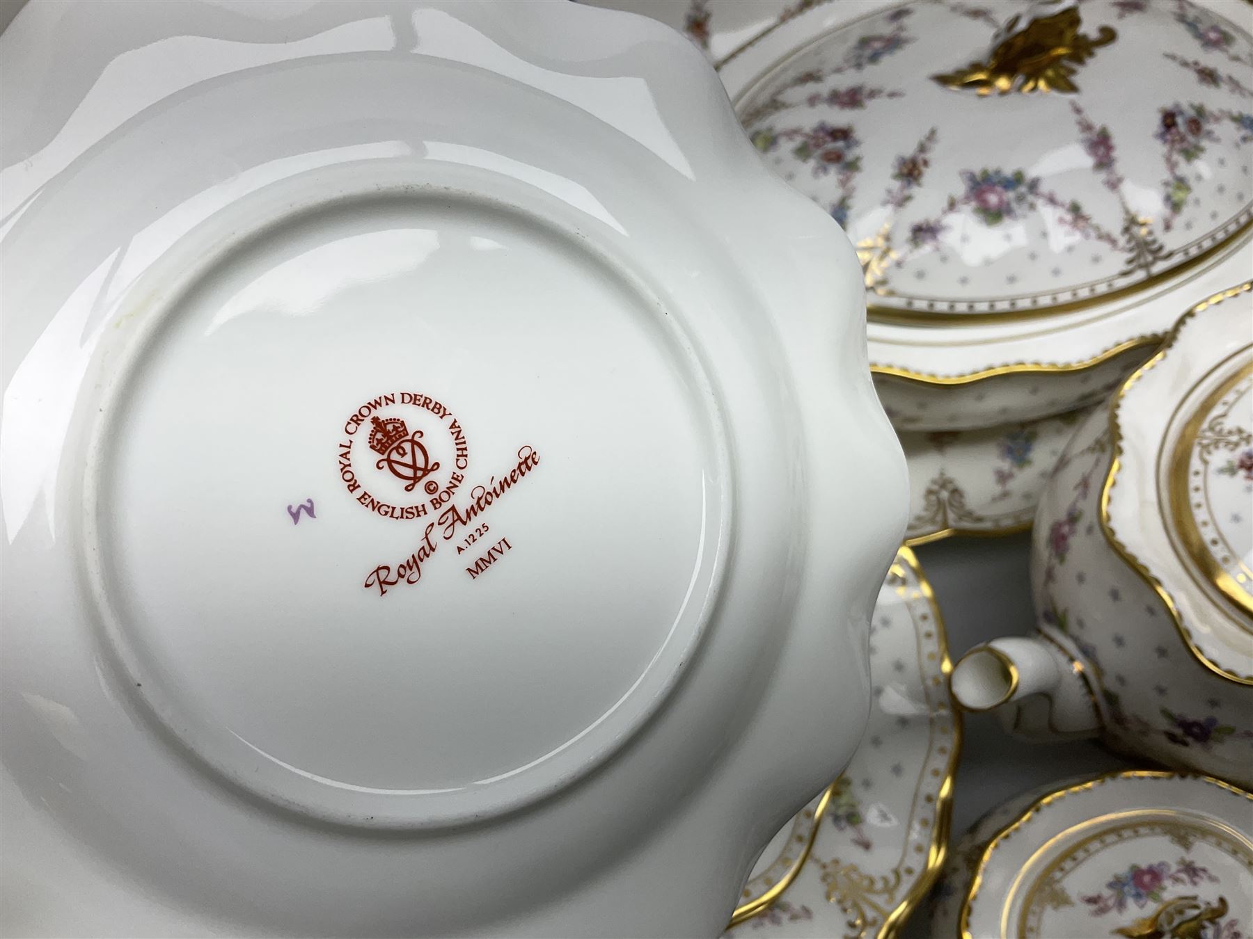 Modern Royal Crown Derby part tea and dinner service - Image 10 of 11