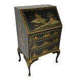 Early 20th century Chinoiserie lacquered bureau