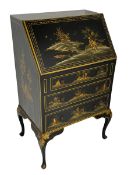 Early 20th century Chinoiserie lacquered bureau