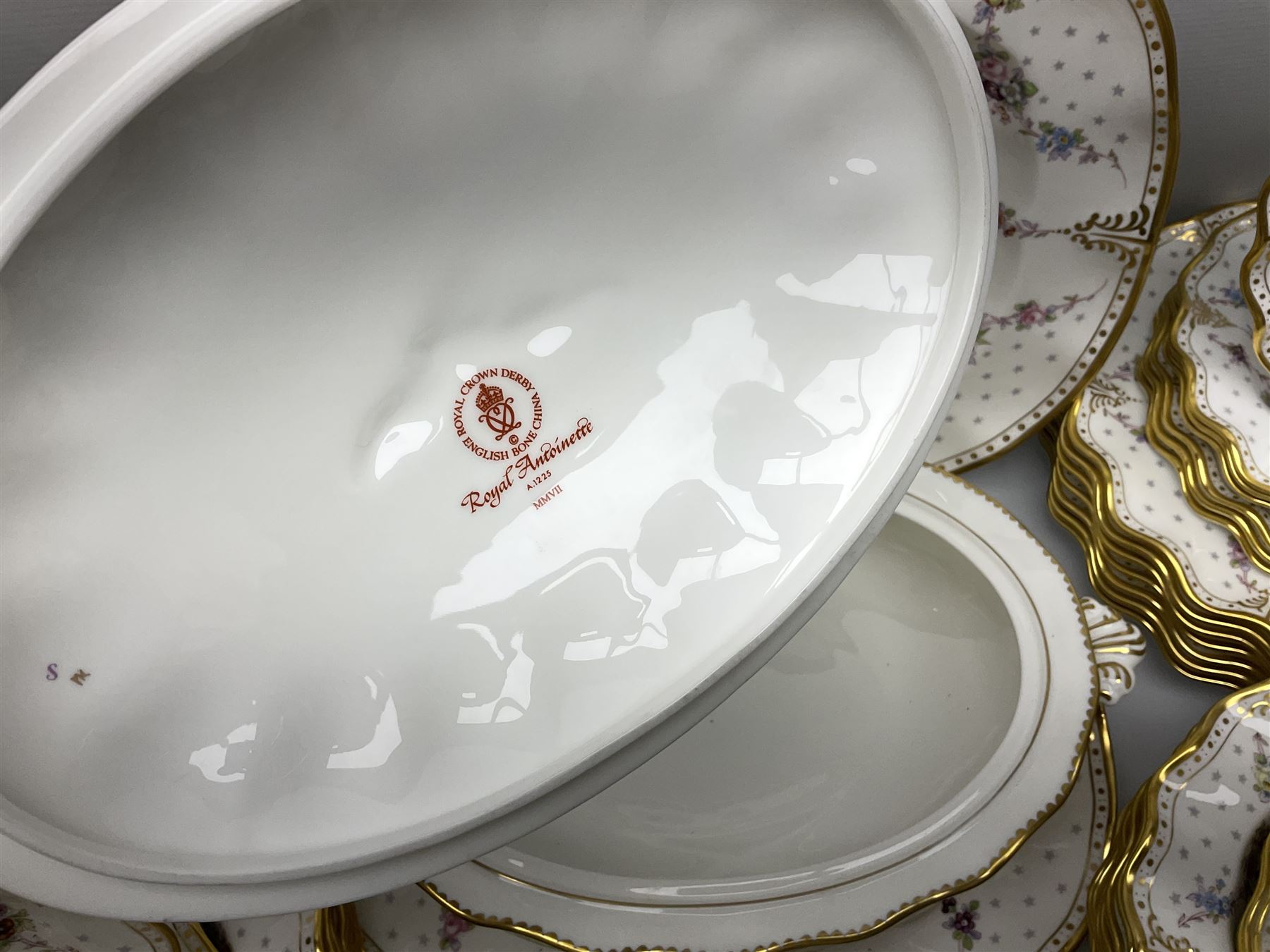 Modern Royal Crown Derby part tea and dinner service - Image 5 of 11