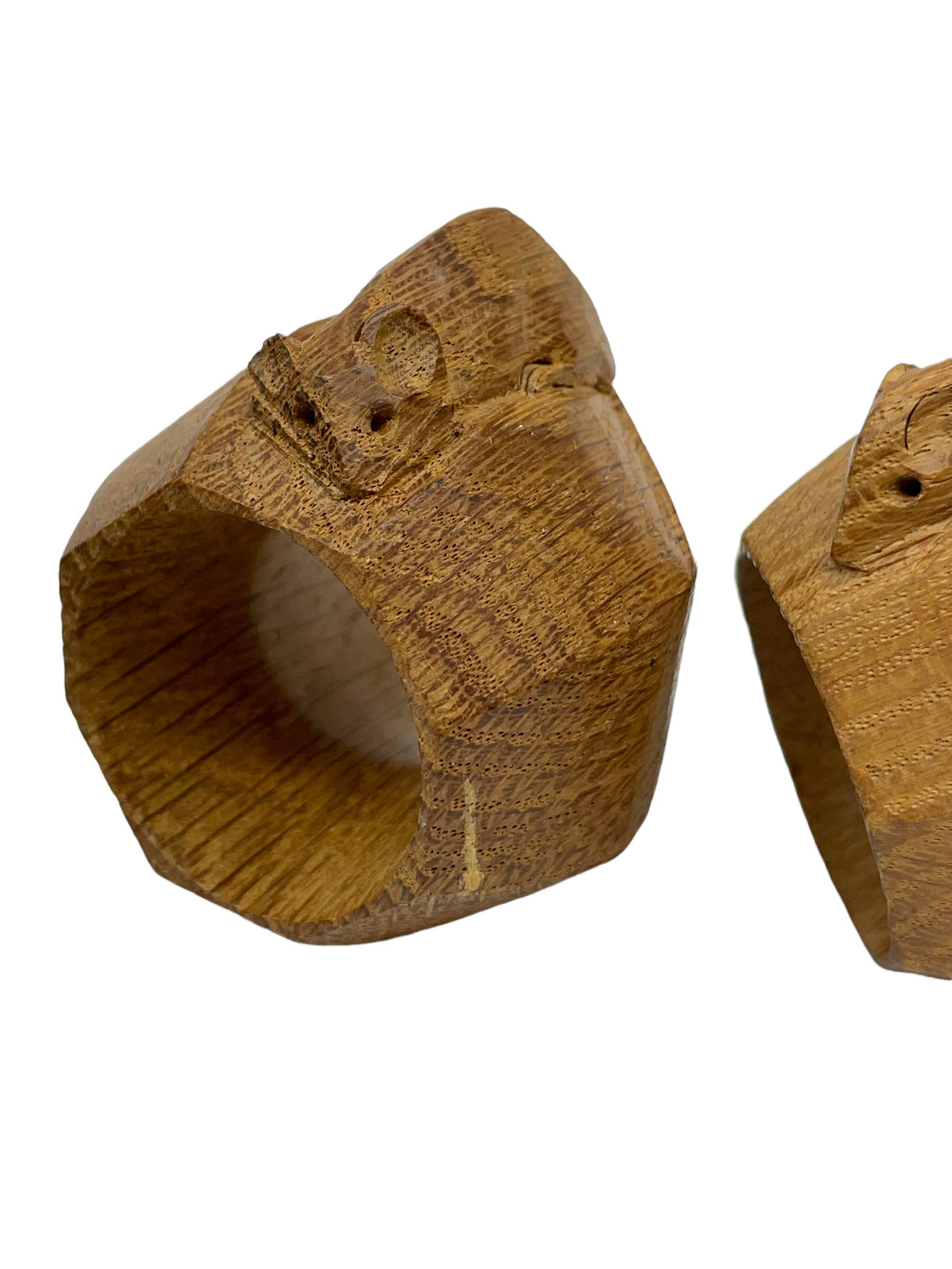 'Mouseman' four oak napkin rings - Image 6 of 6