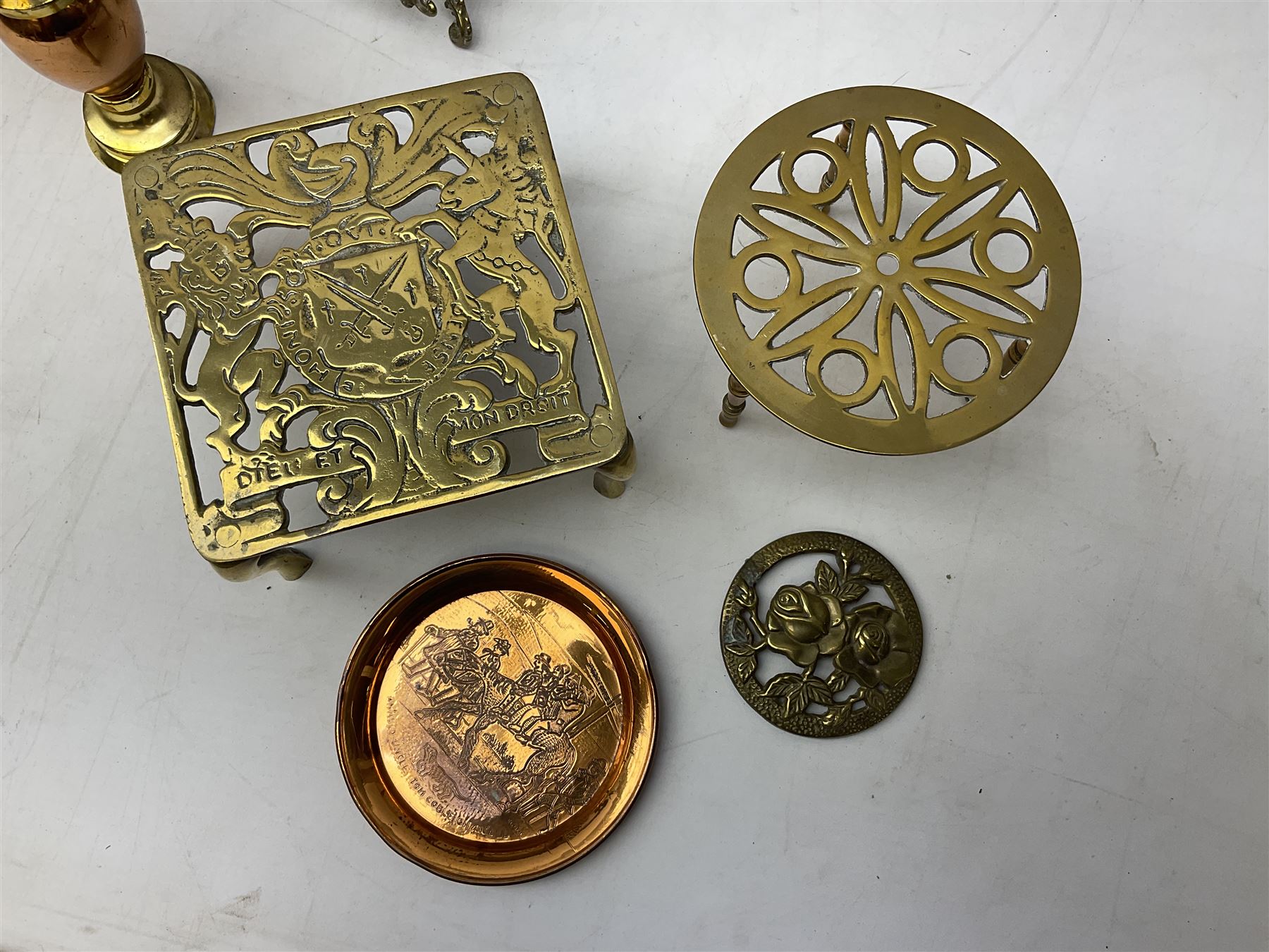 Ornate brass inkstand with ceramic inkwell - Image 5 of 12