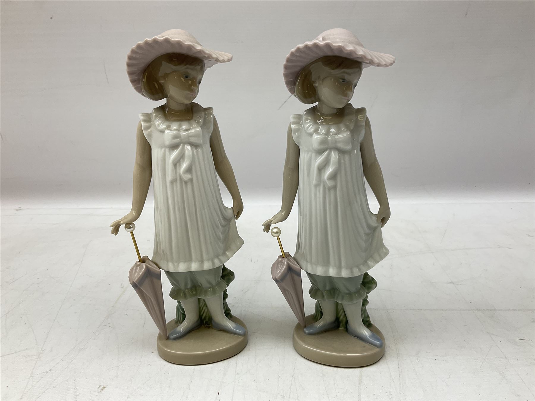 Quantity of figures to include Lladro example modelled as swan together with three Nao figures to in - Image 2 of 7