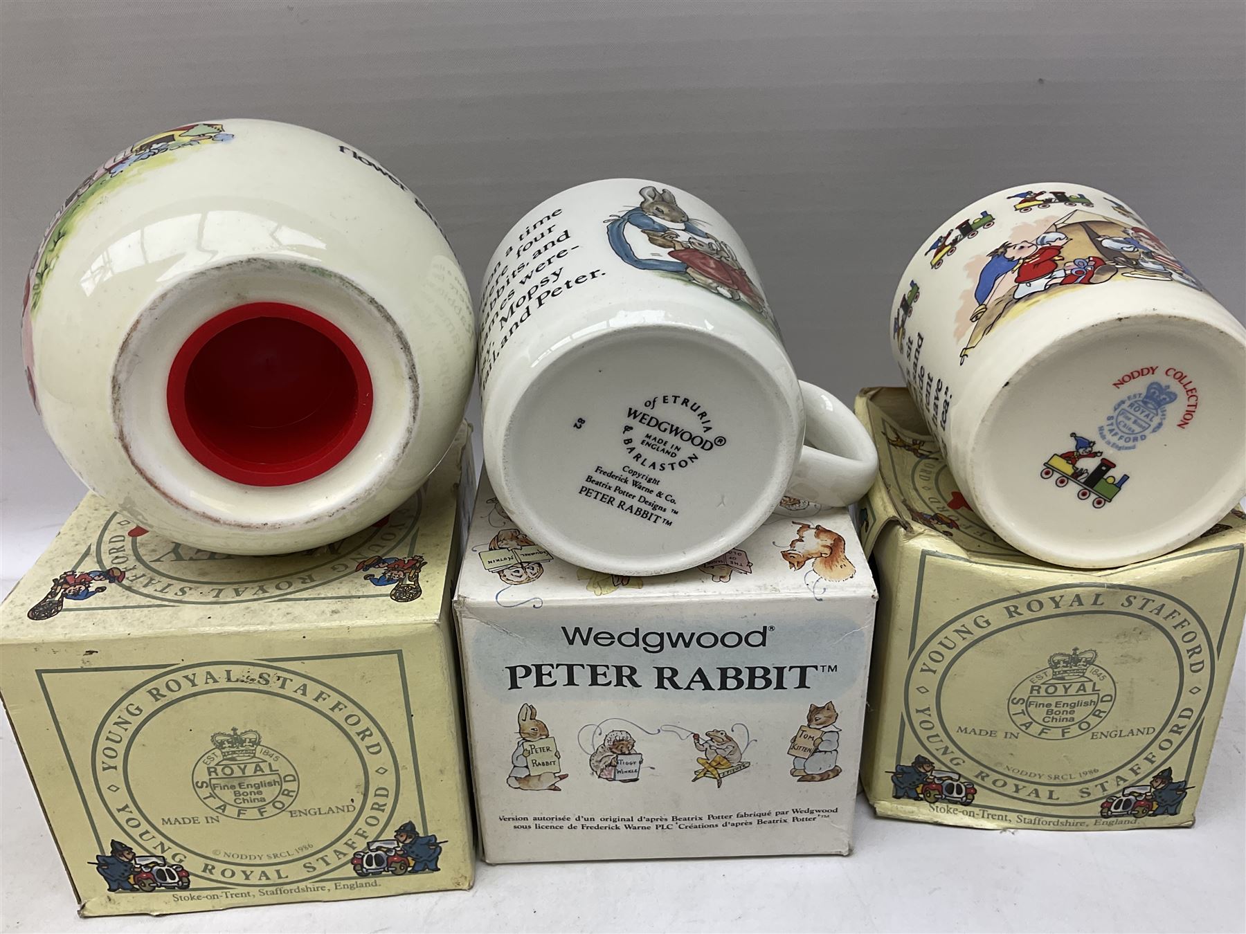 Royal Doulton Bunnykins nursery set in box and two cups - Image 10 of 10