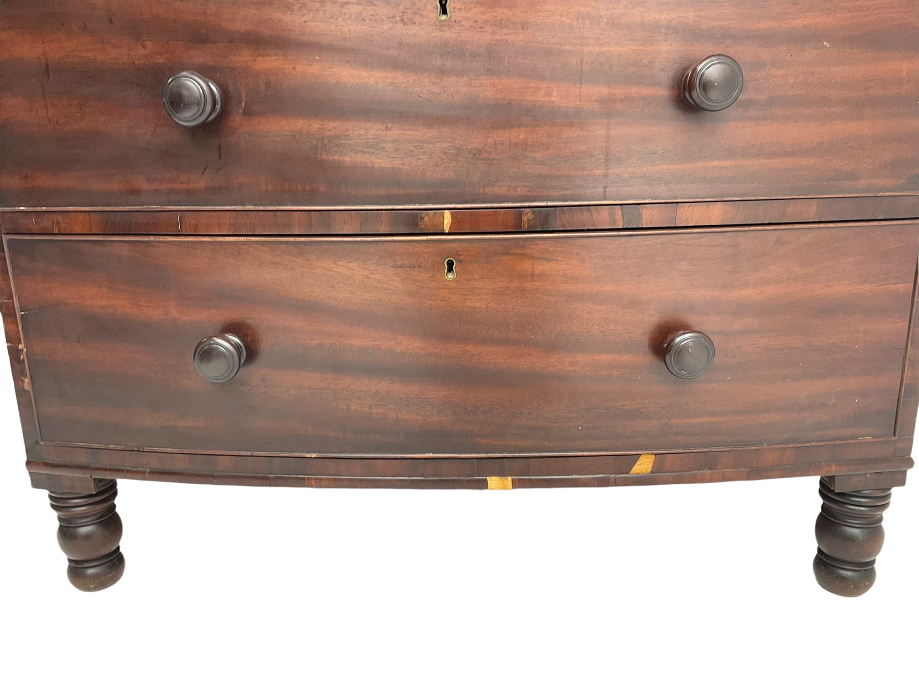 Early 19th century mahogany and mahogany banded bow-front chest - Image 6 of 9