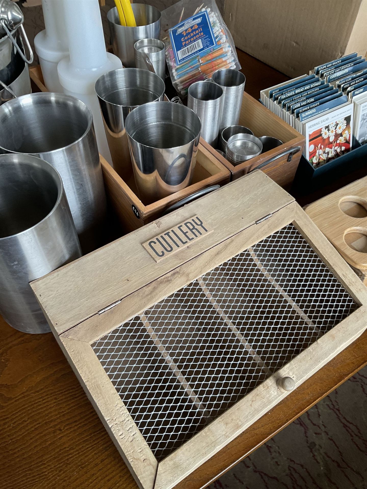 Stainless steel bar buckets, measuring cups, shaker, white sulphite bags, takeaway bags, bamboo shot - Image 5 of 6