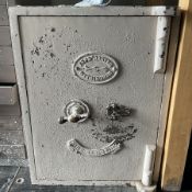�Fred Baxter� fire resistant metal safe