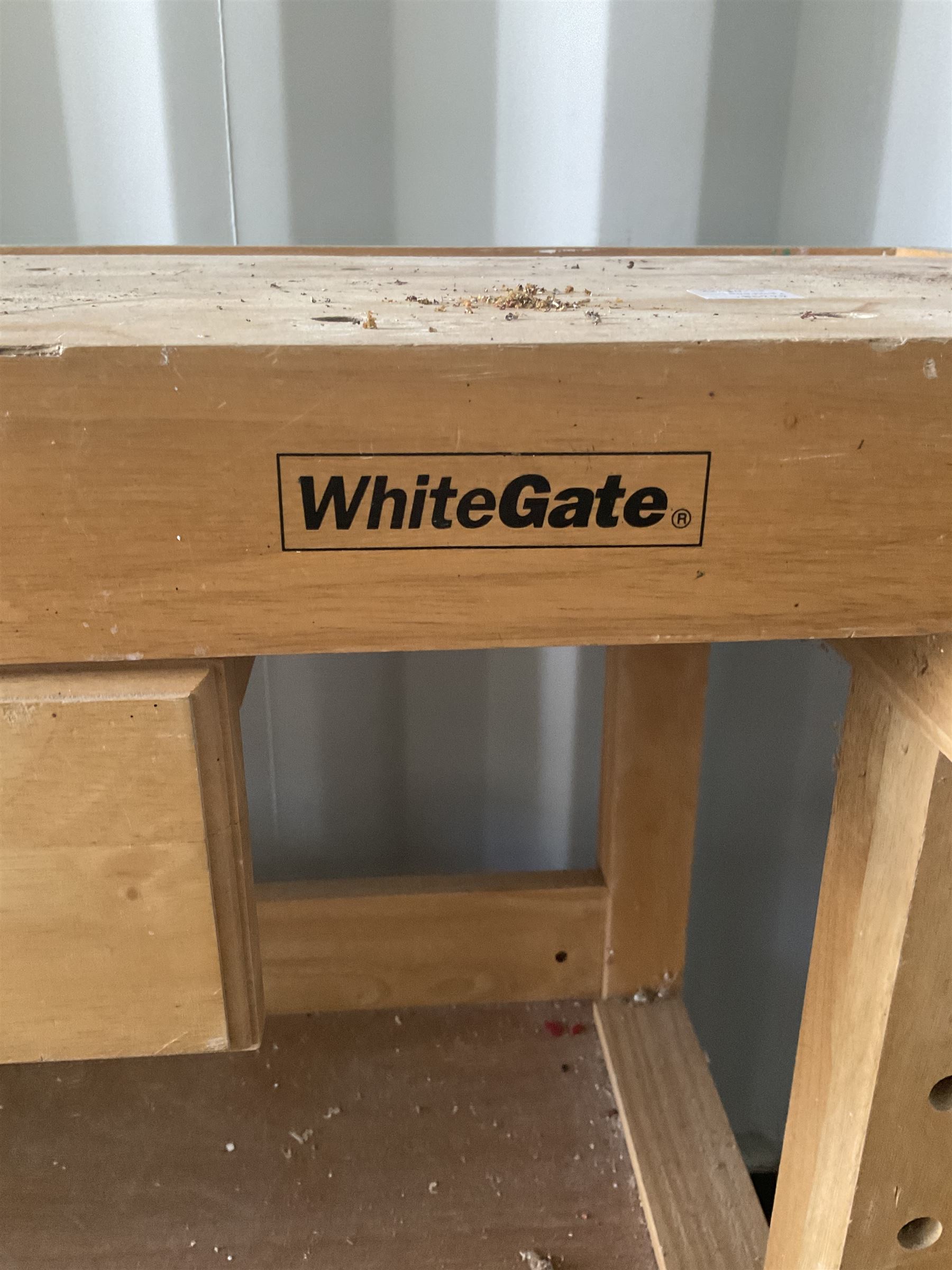 �White gate� Beech carpenters work bench with vice - THIS LOT IS TO BE COLLECTED BY APPOINTMENT FROM - Image 3 of 4