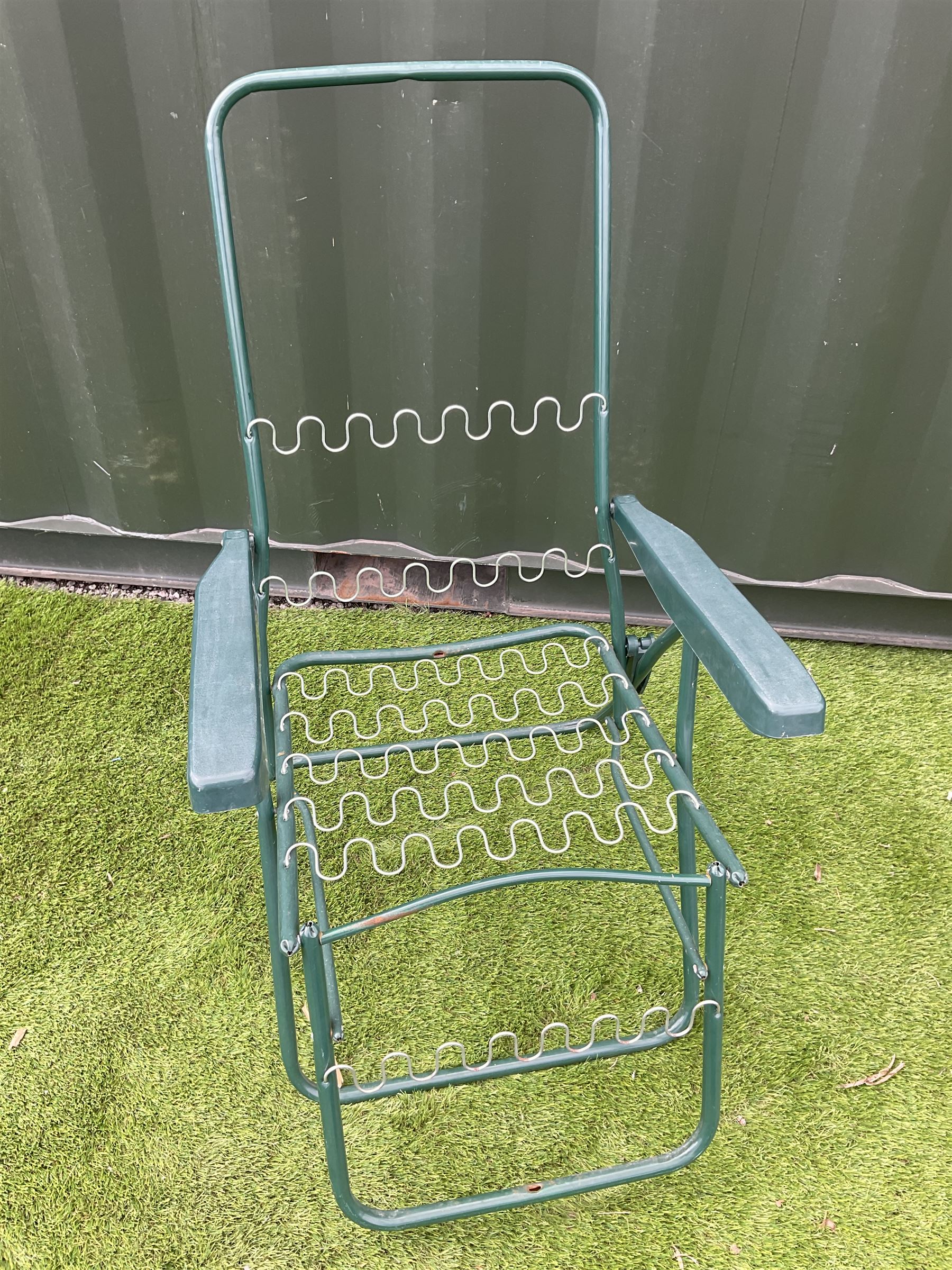 Pair of metal garden relaxer chairs - Image 3 of 4