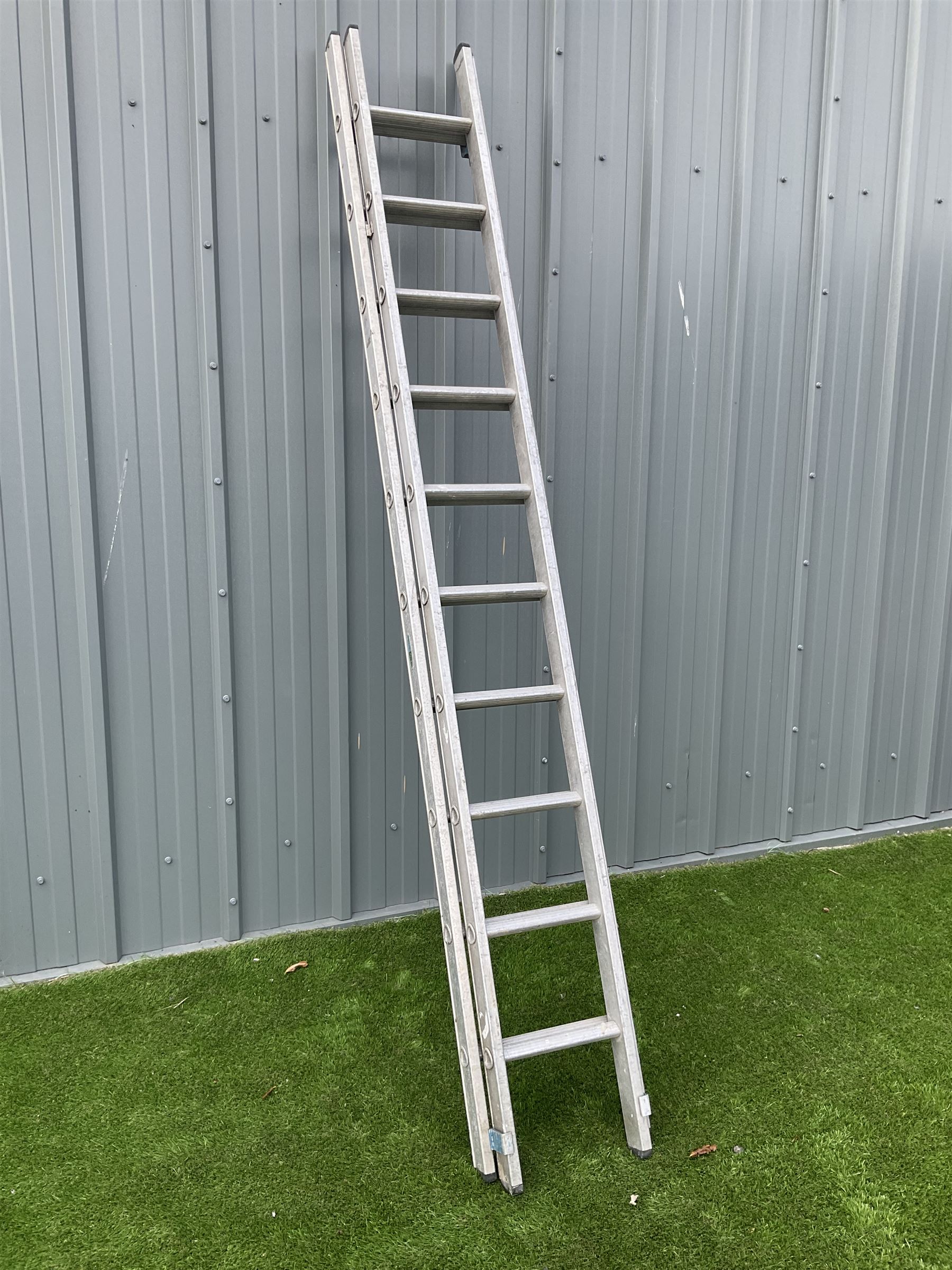 Gravity-Randall double 10 aluminium extending ladder - THIS LOT IS TO BE COLLECTED BY APPOINTMENT F