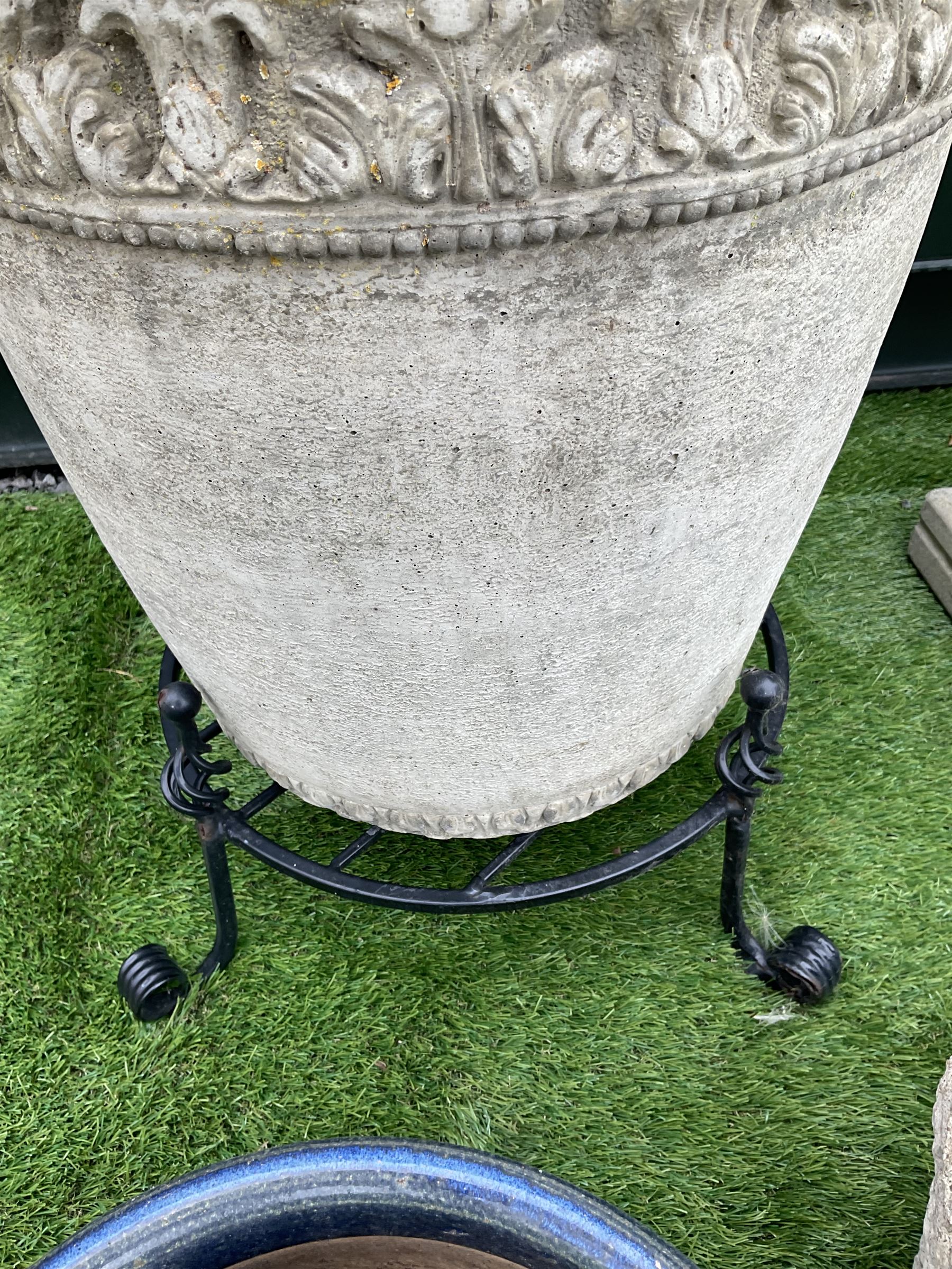 Large cast stone garden urn on wrought - Image 5 of 6