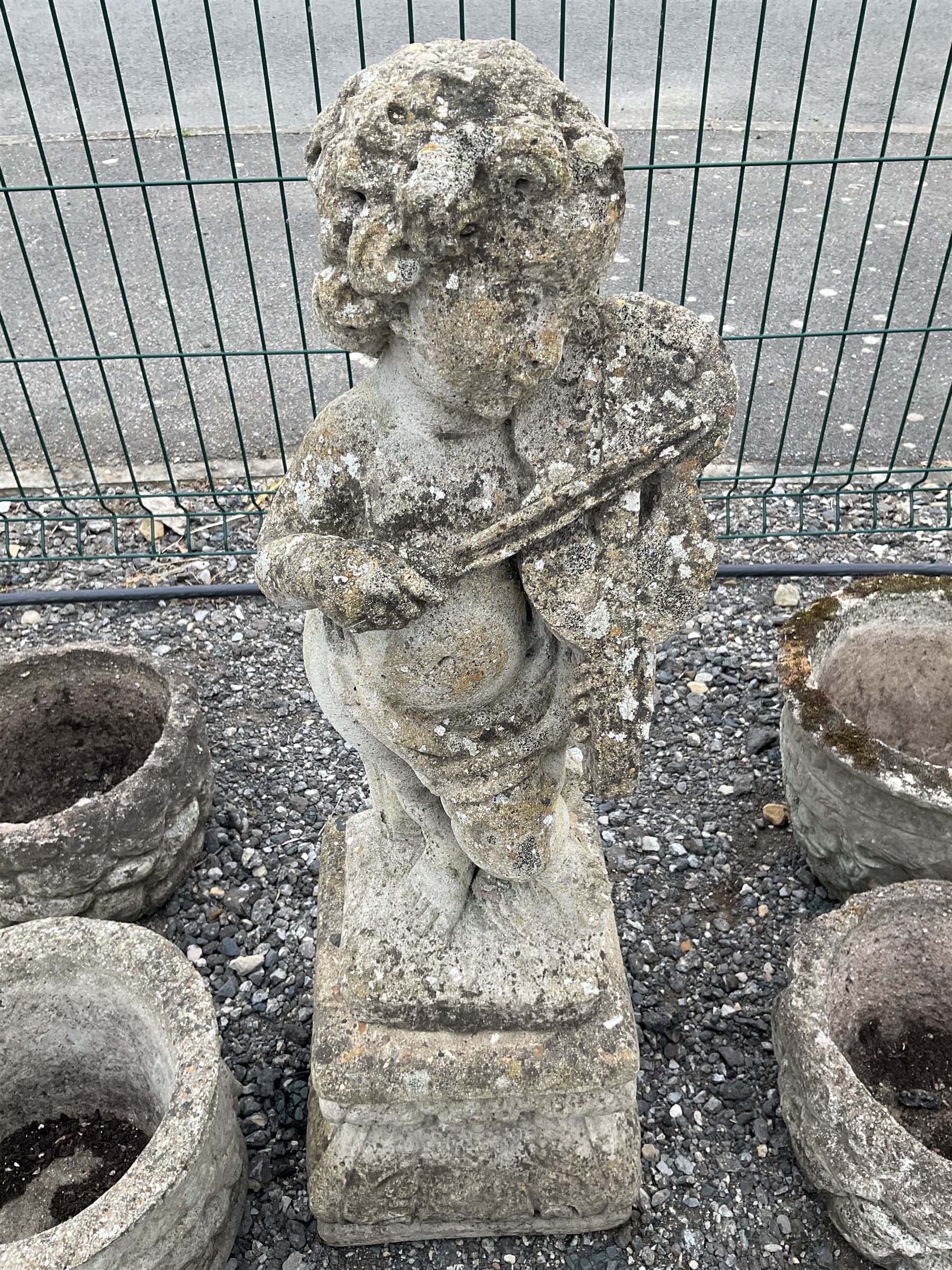 Cast stone garden statue - Image 5 of 5