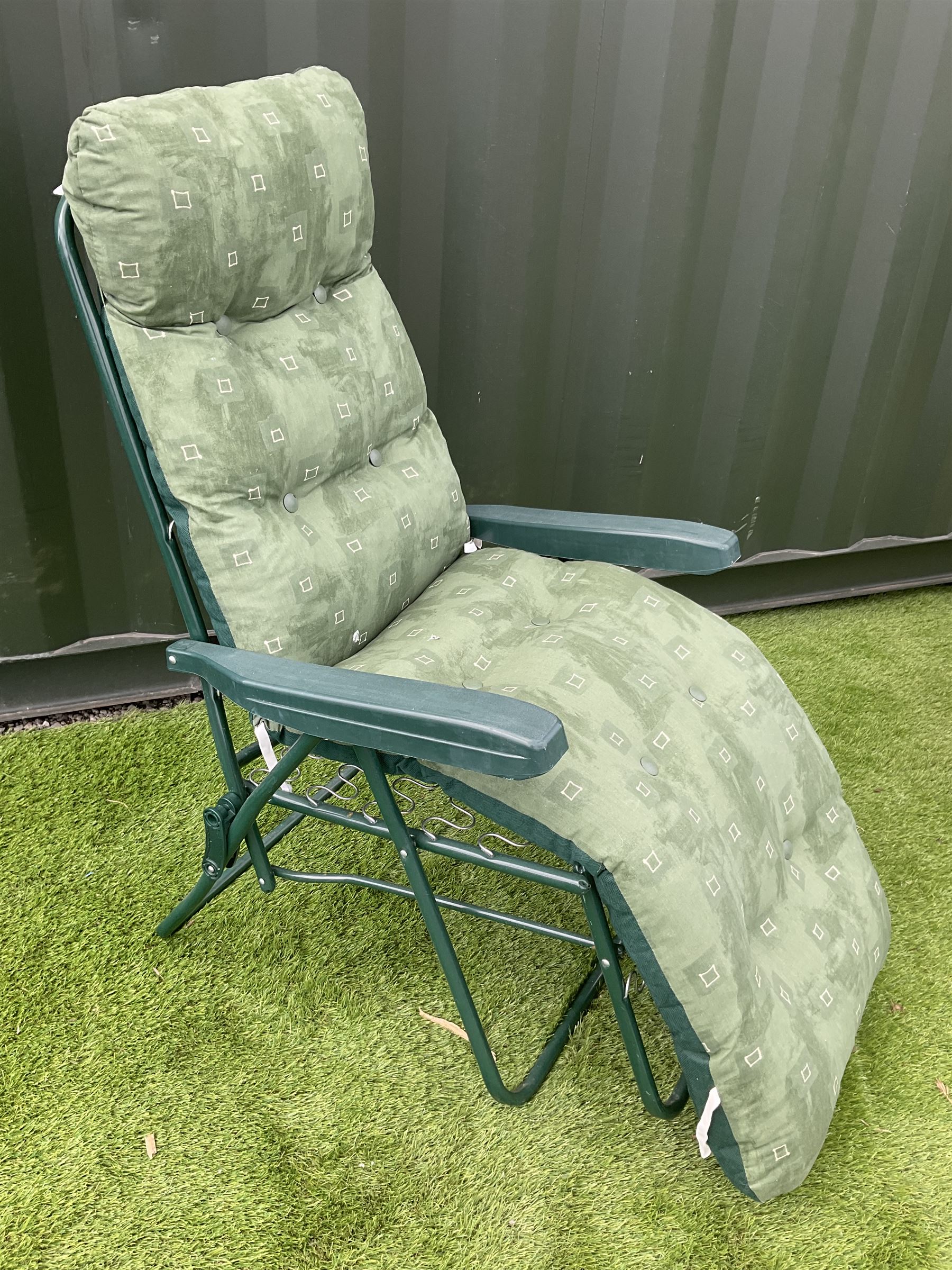 Pair of metal garden relaxer chairs - Image 2 of 4