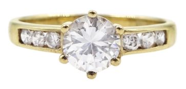 9ct gold cubic zirconia dress ring