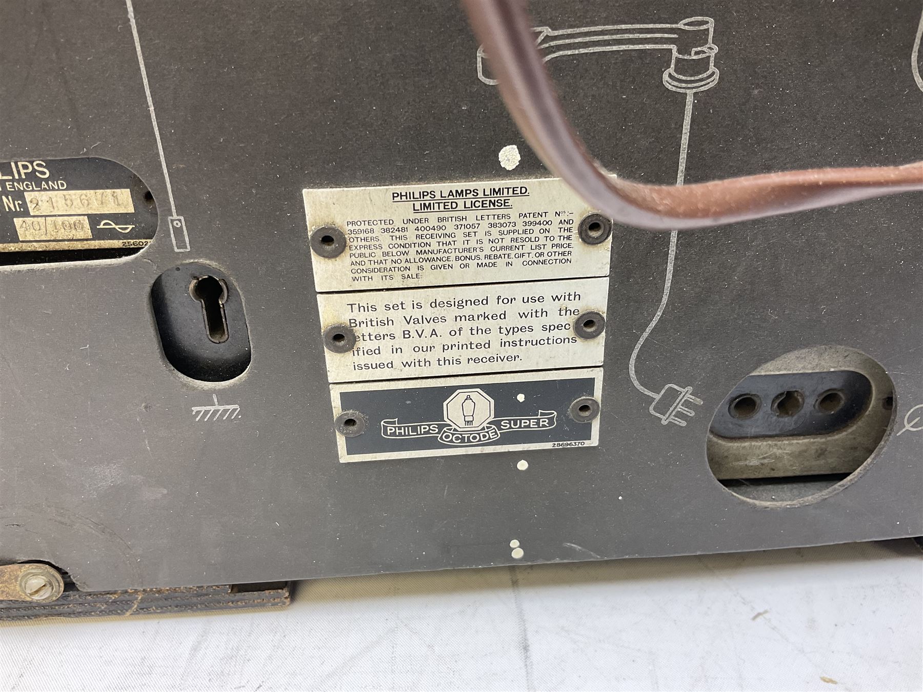 1950s Bush AC41 mahogany cased valve radio - Image 25 of 30