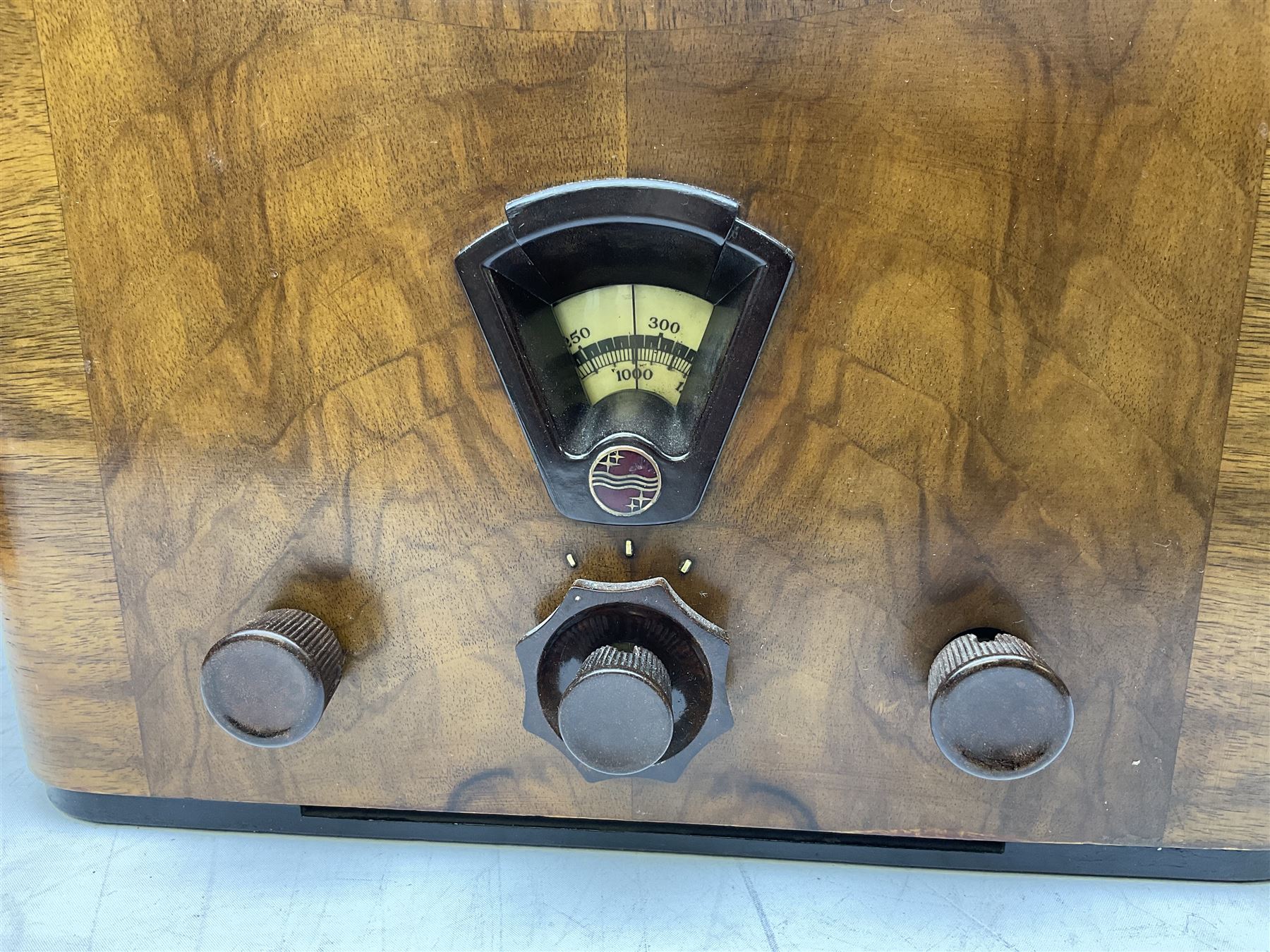 1950s Bush AC41 mahogany cased valve radio - Image 7 of 30