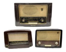 1950s Philips valve radio model B3G63A in brown Bakelite case